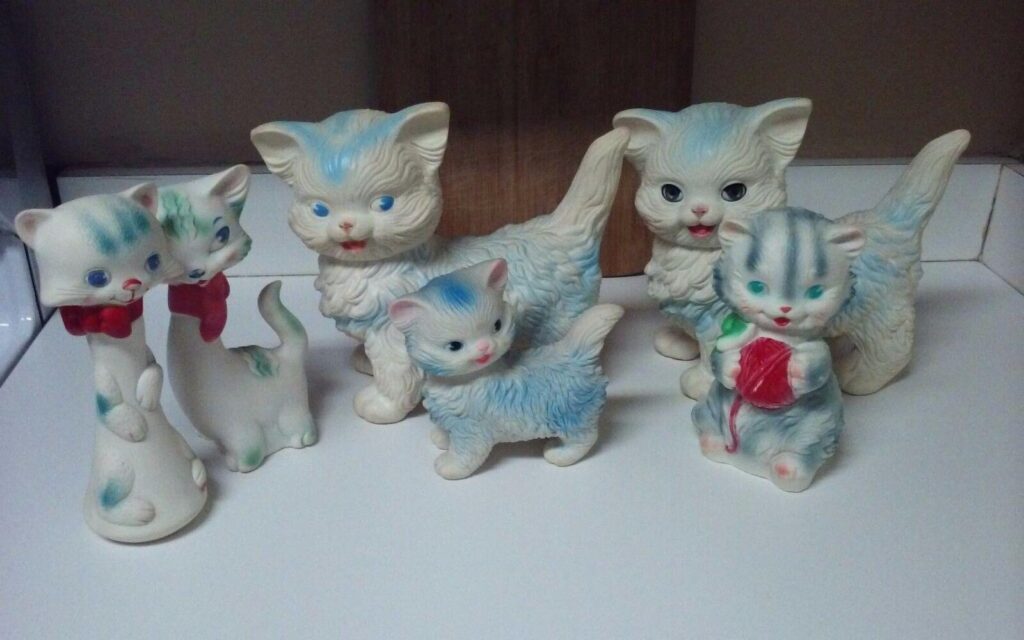 Mobley Cat Squeaky Toy