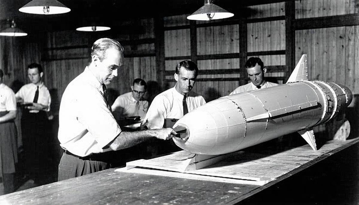 1950s American scientists and engineers working on rocket designs